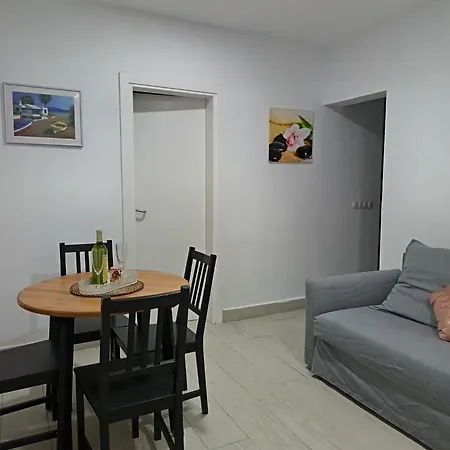 Kyomu El Pilar Apartamento *
